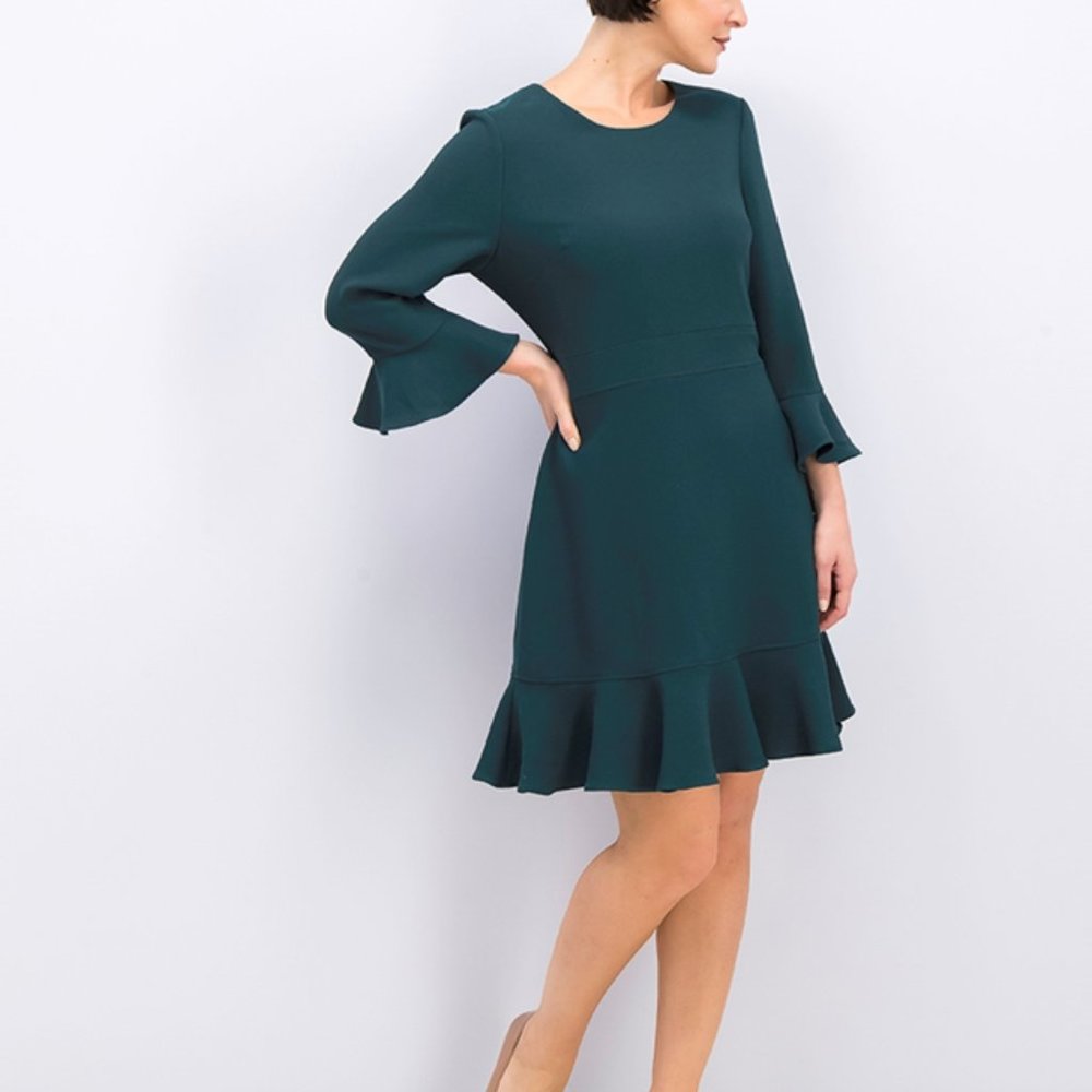 NWOT GREEN Eliza J Bell Sleeve Cocktail Dress